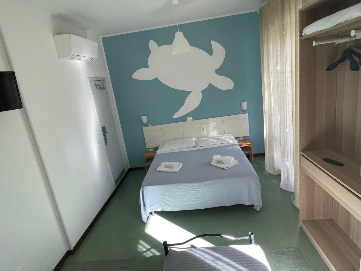 Hotel Aloha Чезенатіко Екстер'єр фото