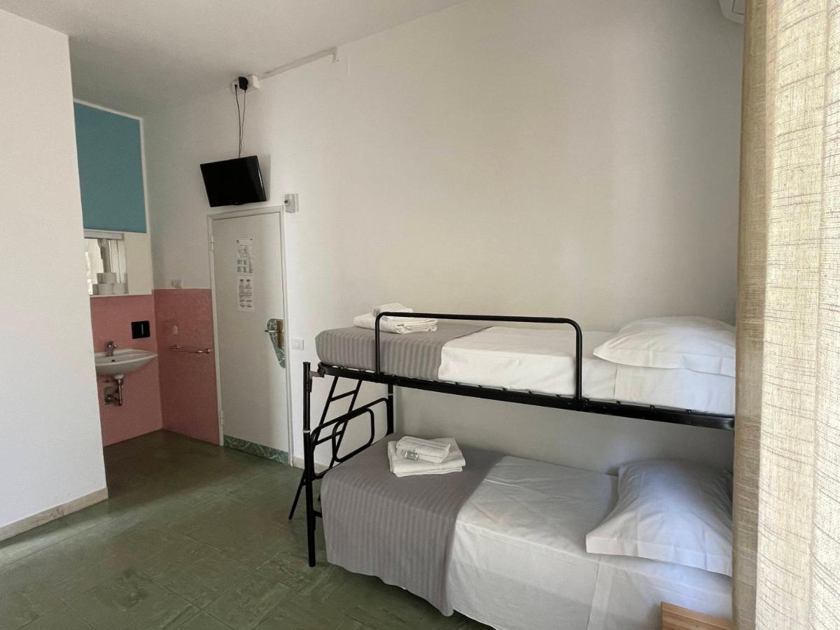 Hotel Aloha Чезенатіко Екстер'єр фото