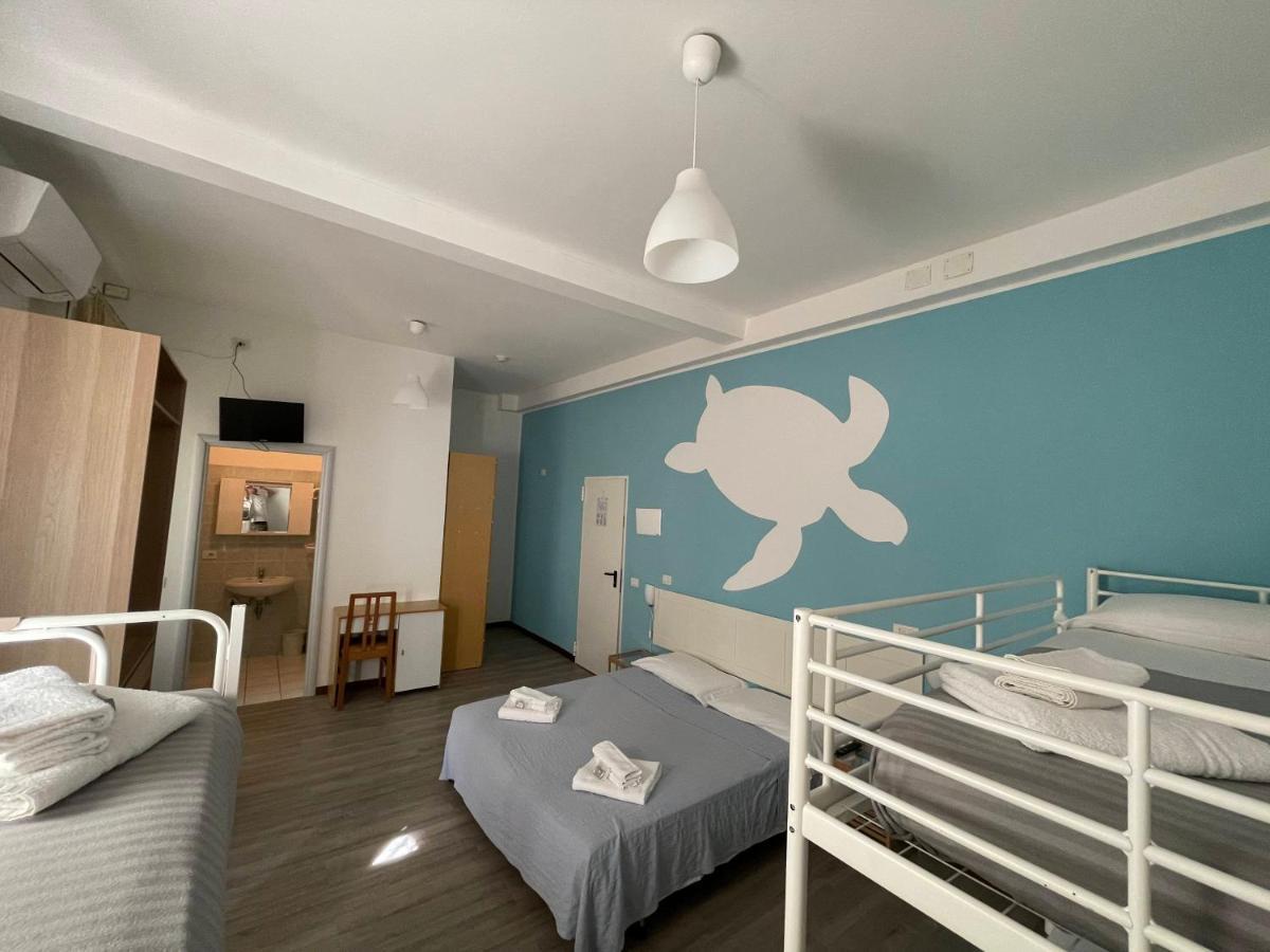 Hotel Aloha Чезенатіко Екстер'єр фото
